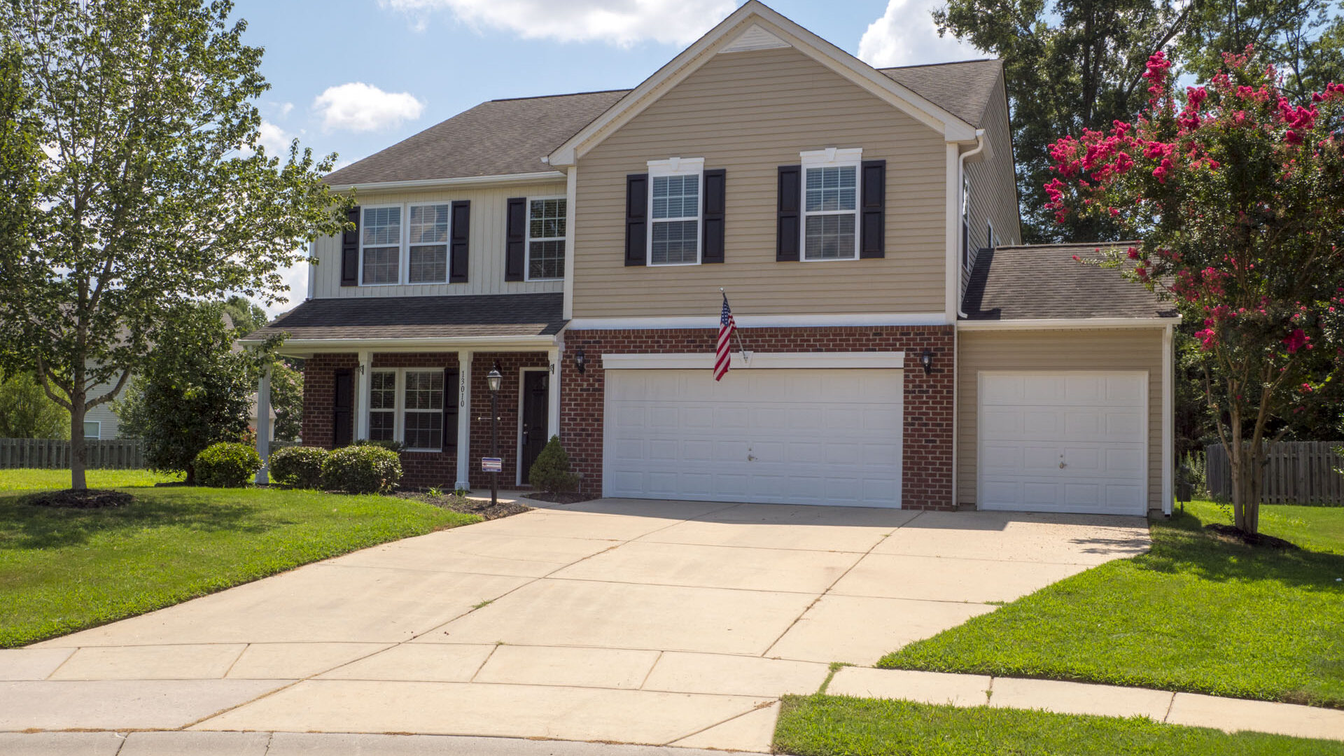 13010 William Harvey Ct Charlotte NC 28278 Leslie Salls Coldwell