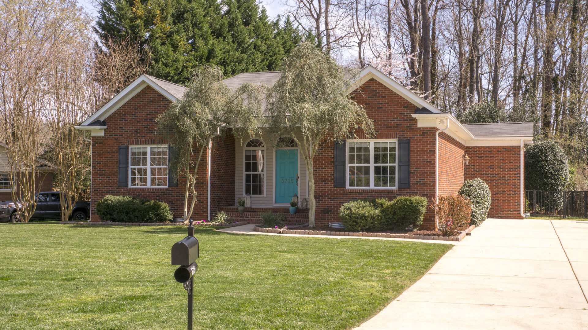 5725 Brookhaven Rd Charlotte NC 28210 Macon Foscue Better Homes and